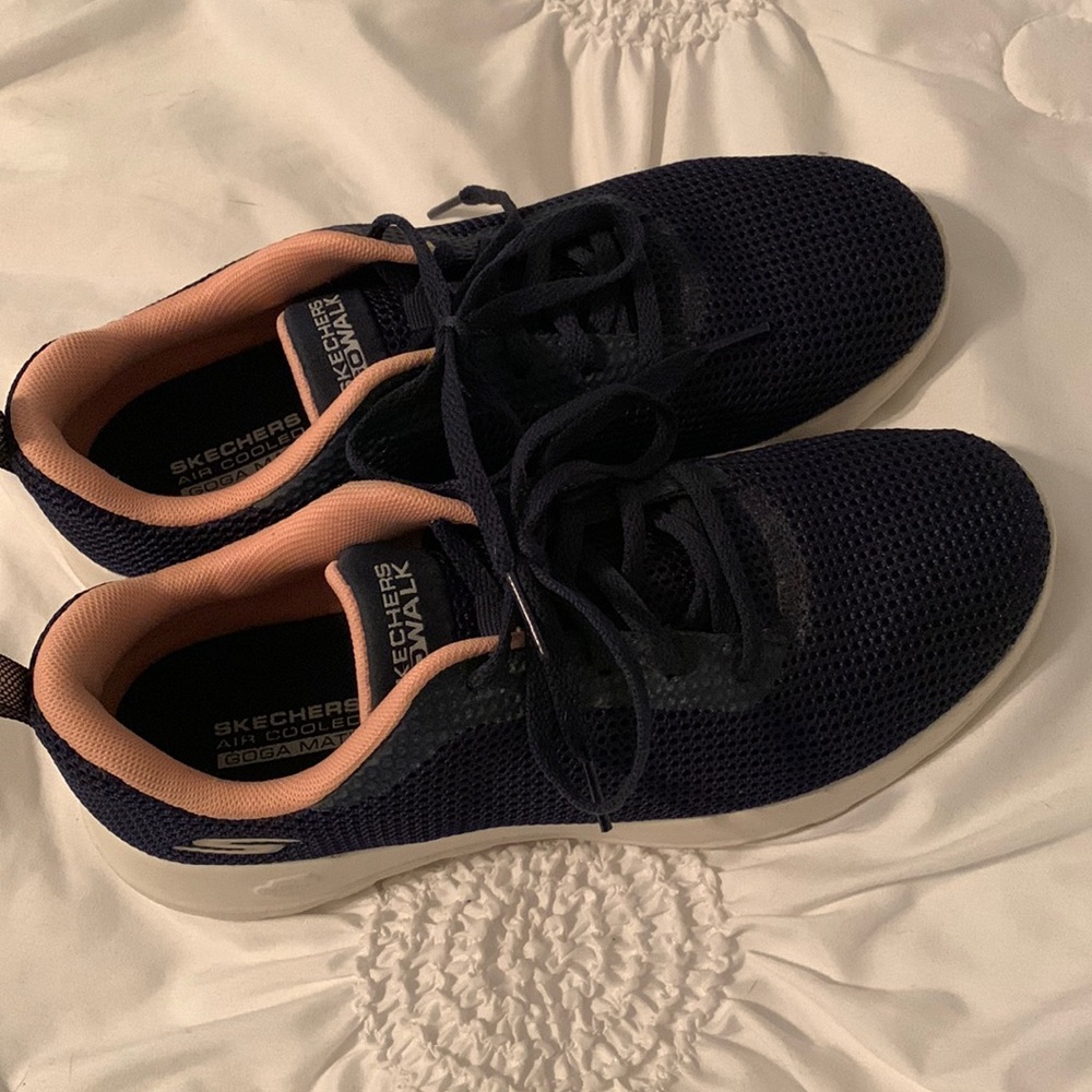 Sketchers shoes